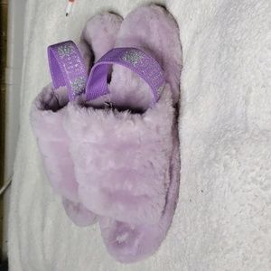 UGG woman size 5 Violet slippers
